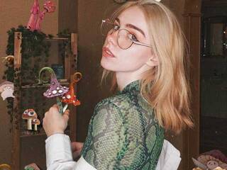 Erotiska video tērzēšana LucyVirgin