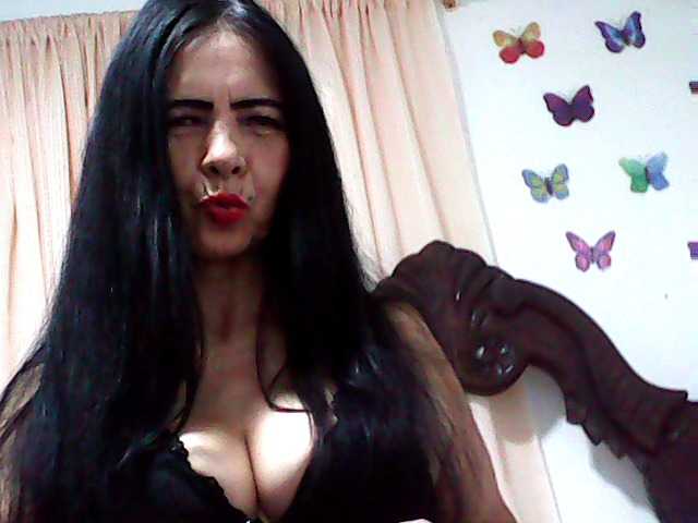 Fotogrāfijas luzhotlatina HELLO! WELCOME TO MY ROOM, I AM A GIRL A LITTLE MATURE VERY SEXY AND HOT, WHO WANTS TO PLEASE YOUR DESIRES AND BE COMPLETELY YOURS JUST HELP ME TO LUBT MYSELF IN THE PUSSY, I ALSO WANT TO BE YOUR SLAVE EH YOUR BITCH. #NEW MODEL #MADURA #SEXY #HOT #WET #AR