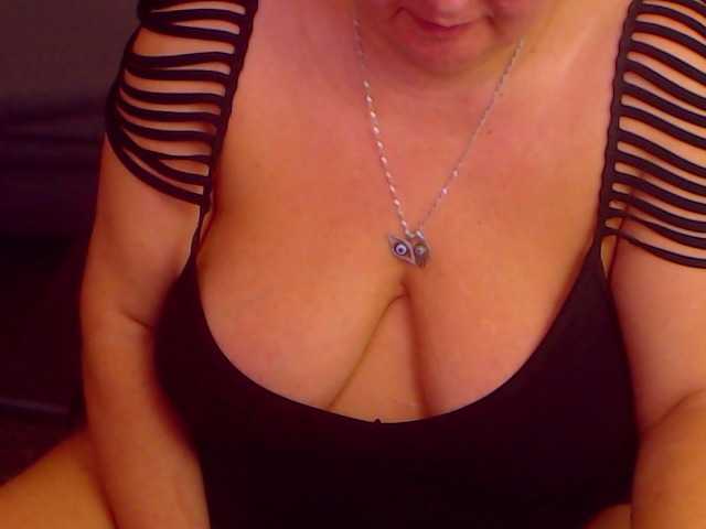 Fotogrāfijas MadameLeona My deepest weakness is wetness #Lush...#mature #bigboobs #bigass #lush #bbw .. i will show for nice tips !50for tits, 80pussy, 25 feet, 30belly ,45ass, 10 pm,,400naked&play&squirt,c2c 5 mins 40tips,
