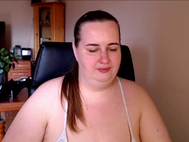 Fotogrāfijas MadelineFlirt #bigtits #curvy #fetish #domination #BBW