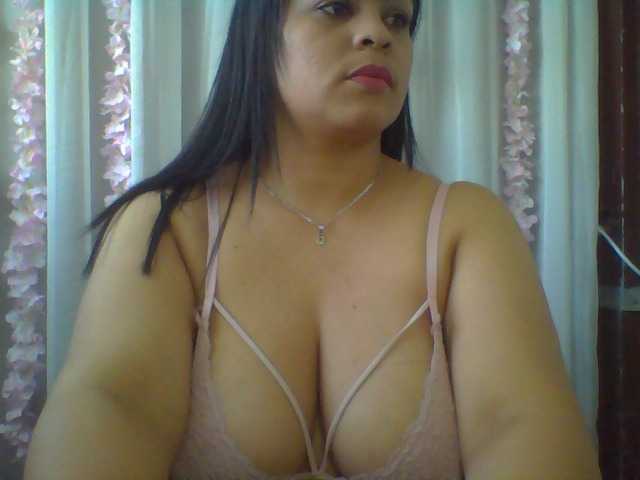Fotogrāfijas mafersmile #latina #bigboobs #bbw #mature #mistress