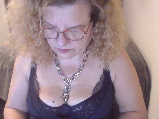 Fotogrāfijas maggiemilff68 #mistress #mommy #roleplay #squirt #cei #joi #sph - every flash 50 tok - masturbate and multisquirt 450- one tip