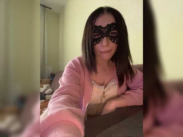 Fotogrāfijas TwE_cherries topic: Hello there) For tokens in private messages, I can only say thank you, tokens only in the general chat) Lovens lvl: 2, 10, 30, 60, 100, 200, 300, 555 ) I do not remove the mask even in private, only beautiful eyes)