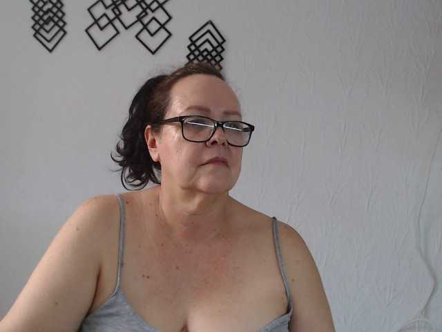 Fotogrāfijas maturekarime Mature woman hairy and bbw,: tits 30, pussy 35, ass 25, all naked 100, masturbate and cum 120