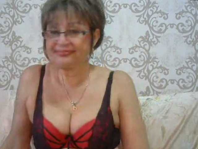 Fotogrāfijas MatureLissa Who want to see mature pussy ? pls for @total English and German