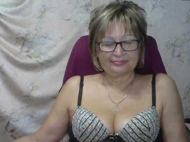 Fotogrāfijas MatureLissa Who wants to see mature pussy ? pls for @total English and German