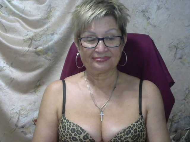 Fotogrāfijas MatureLissa Who wants to see mature pussy ? pls for @total English and German