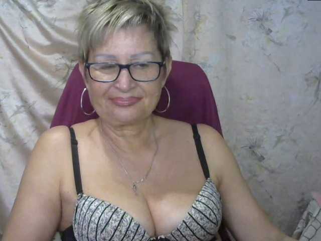 Fotogrāfijas MatureLissa Who wants to see mature pussy ? pls for @total English and German