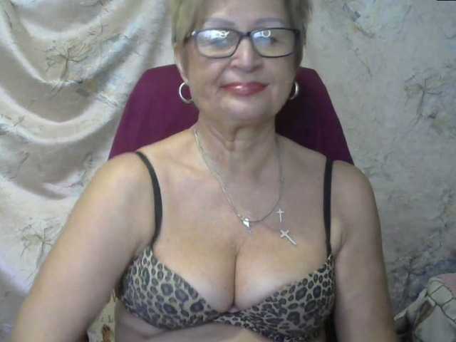 Fotogrāfijas MatureLissa Who wants to see mature pussy ? pls for @total English and German