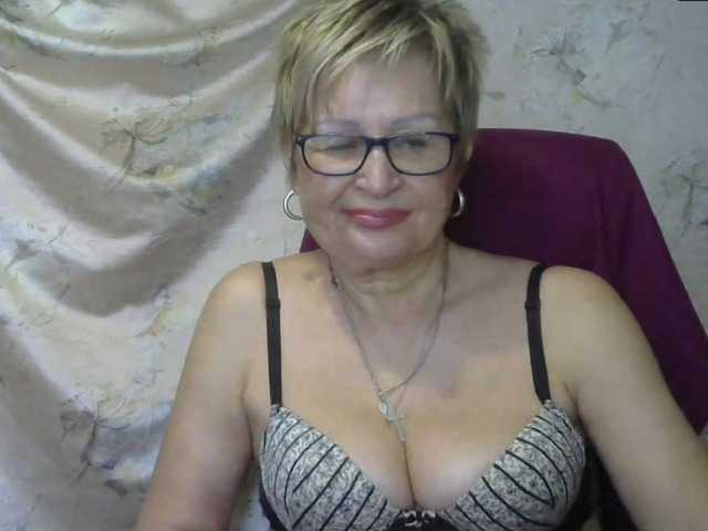 Fotogrāfijas MatureLissa Who wants to see mature pussy ? pls for @total English and German