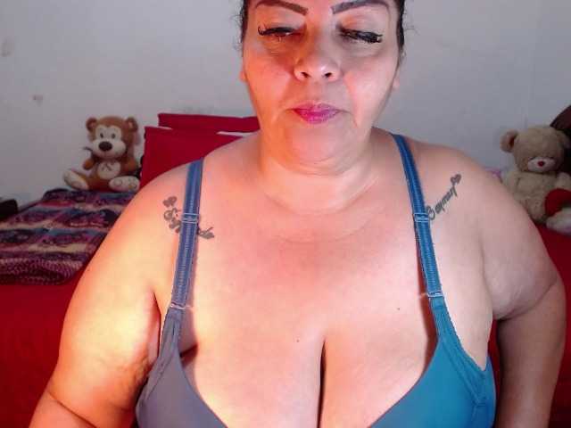 Fotogrāfijas Maturextgreat #bbw #bigbelly #bigboobs #bigass #grandma #milf #gilf #latina @total 600 @sofar 600 @remain 0