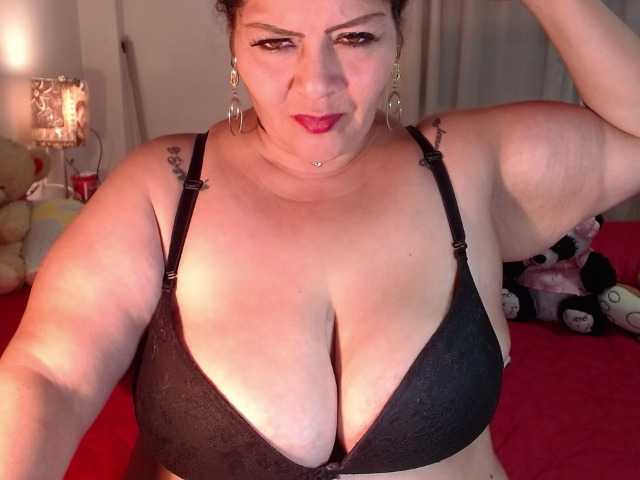 Fotogrāfijas Maturextgreat #bbw #bigbelly #bigboobs #bigass #grandma #milf #gilf #latina @total 600 @sofar 600 @remain 0