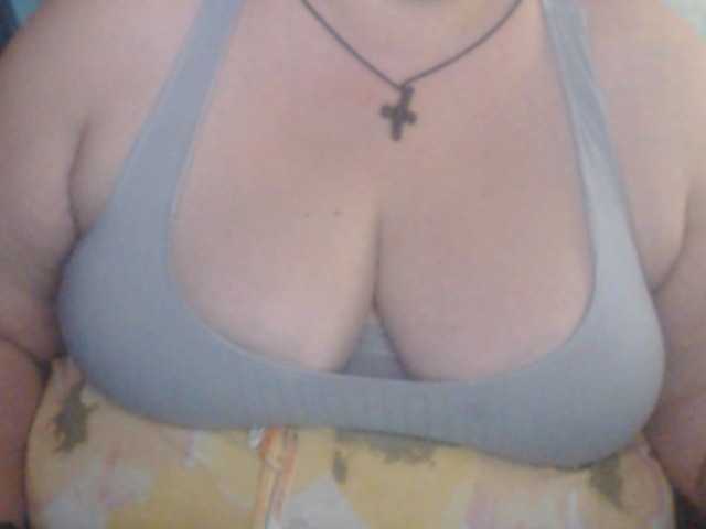 Fotogrāfijas mayalove4u lush its on ,1 to make my toy vibra, 5 for like e,15#tits 20 #ass 25 #pussy #lush on , please one tip