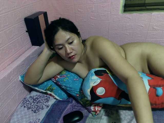Fotogrāfijas Meggie30 Hello! Welcome to my room let me know what can i do to get you in a right mood!
