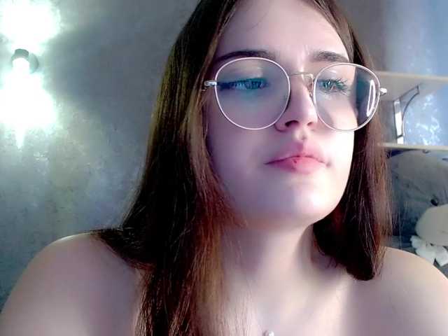 Fotogrāfijas MelodyGreen the day is still boring without your attention and presence (づ￣ 3￣)づ #bigboobs #lovense #cum #young #natural