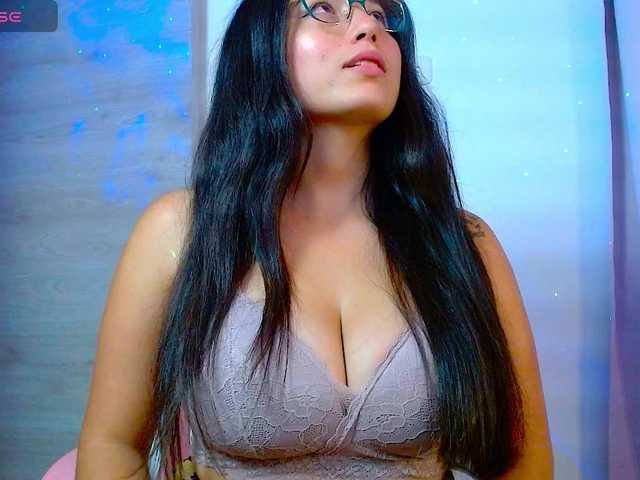 Fotogrāfijas meridastone Goal: Oil boobs (.)(.)#bigboobs #sexy #latina #squirt #feet #natural #lovense