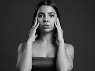 Erotiska video tērzēšana MIA-1L