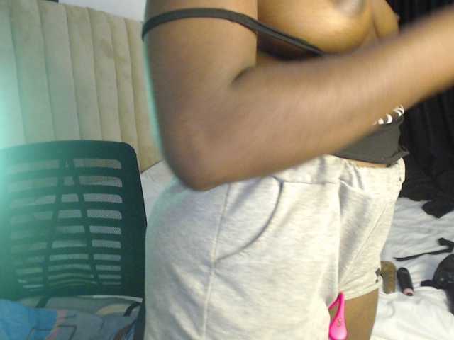 Apraides ekrānuzņēmumi mia-boobs