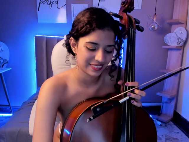 Fotogrāfijas MiaCollinns FANBOOST = FINGERING ♥Hi guys I play my cello today, Try to take my concentration with your vibration Remember follow me on my social media.