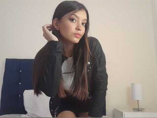 Erotiska video tērzēšana MileyMartini