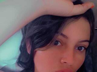 Erotiska video tērzēšana MileyMoon