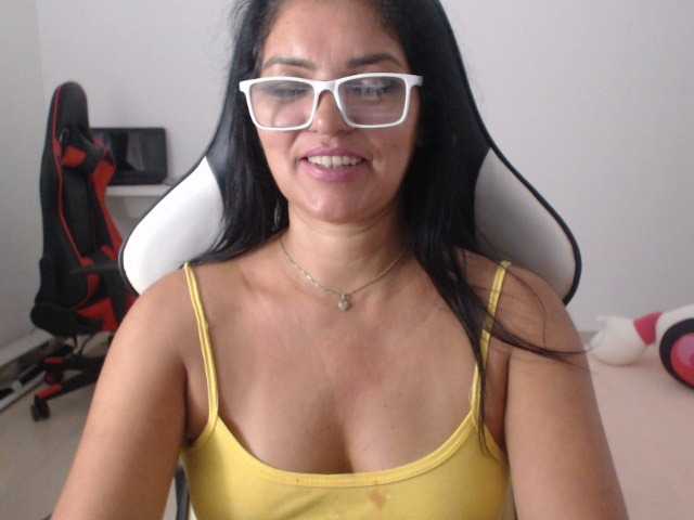 Fotogrāfijas MILFBRZIL desçam pro play, bora brincar.