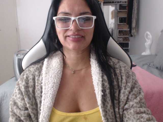 Fotogrāfijas MILFBRZIL desçam pro play, bora brincar.