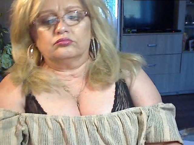 Fotogrāfijas MilfKarla Hi boys, looking for a hot MILF on a wheelchair..? if you want to make me happy, come to me;)