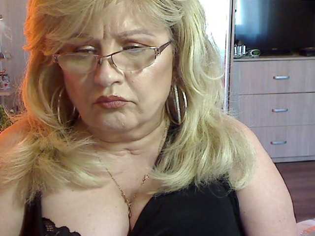 Fotogrāfijas MilfKarla Hi boys, looking for a hot MILF on a wheelchair..?if you want to make me happy, come to me;)