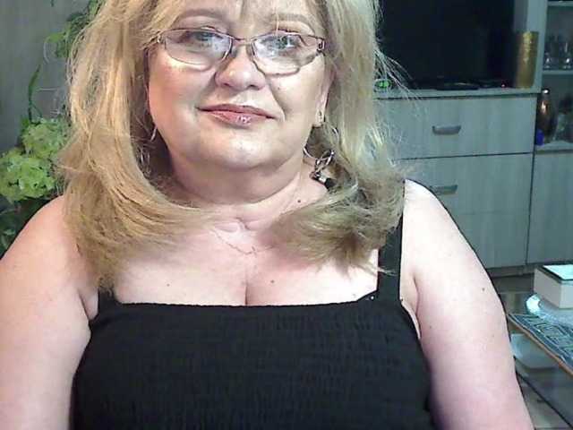 Fotogrāfijas MilfKarla Hi boys, looking for a hot MILF on a wheelchair..? if you want to make me happy, come to me;)