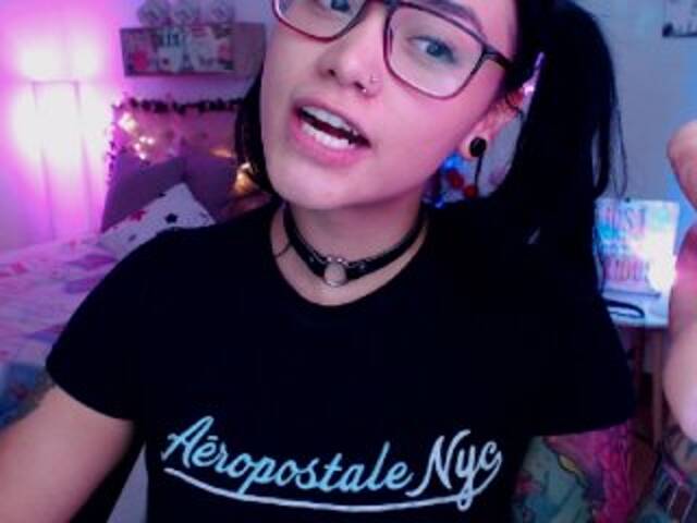 Apraides ekrānuzņēmumi Miss-Bonnie