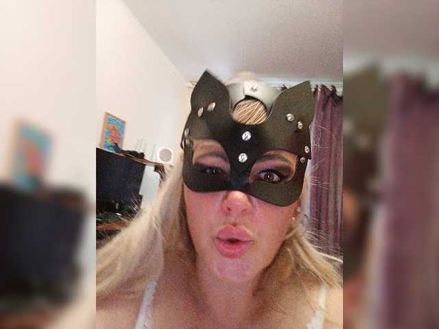 Apraides ekrānuzņēmumi Miss_Kiss_Kiss