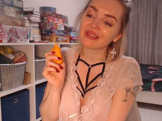 Apraides ekrānuzņēmumi MyMilfAnnette