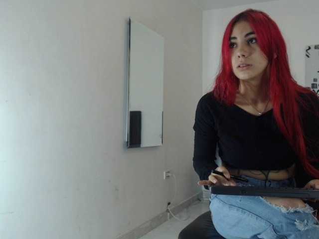 Fotogrāfijas missy-abby- Hey hey hey lovers, i hope that you enter to give me fire cause is a very cold day. Enjoy with me and make me your redhead dream