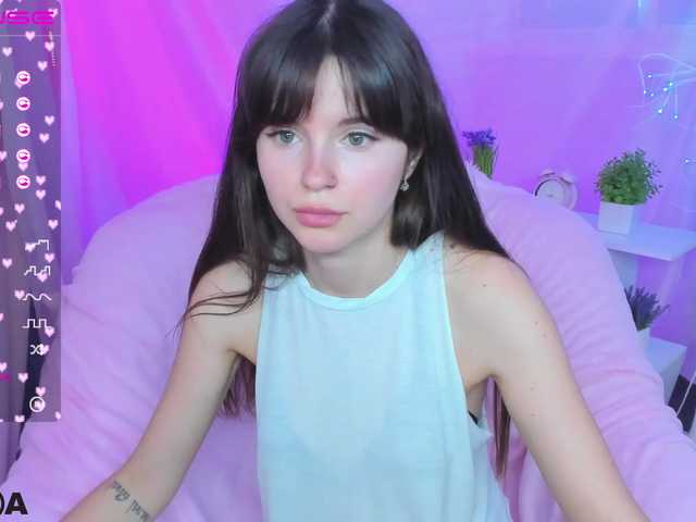 Fotogrāfijas MiyaEvans ❤️❤️❤️Hey! I am New! Ready to play with you-My goal: Get Naked/2222 tokens/❤️❤️❤️ #new #feet #18 #natural #brunette [none]