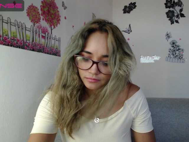 Apraides ekrānuzņēmumi monica-squirt