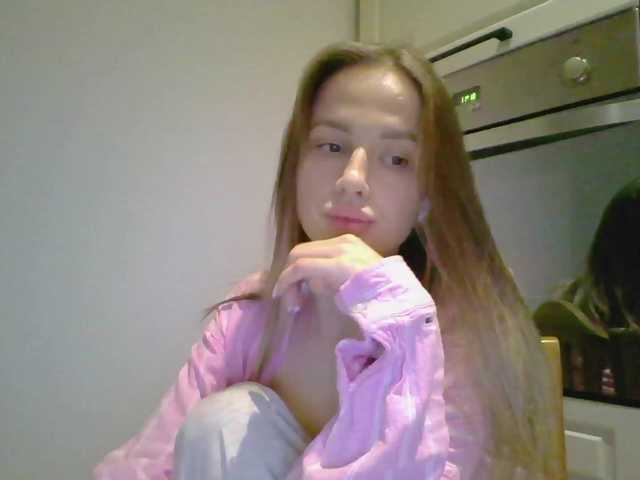Apraides ekrānuzņēmumi monikaXRoses