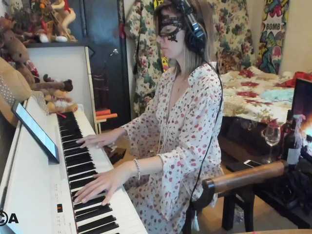 Apraides ekrānuzņēmumi PianoGirl