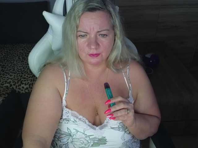 Fotogrāfijas Natalli888 #mistress#humiliation#findom# bbw#smoking#cuckold#sissy##feet​Prepare ​your ​hard ​earned ​money!!!!!! I do not accept PM requests unless they are tipped for according to the tip menu.