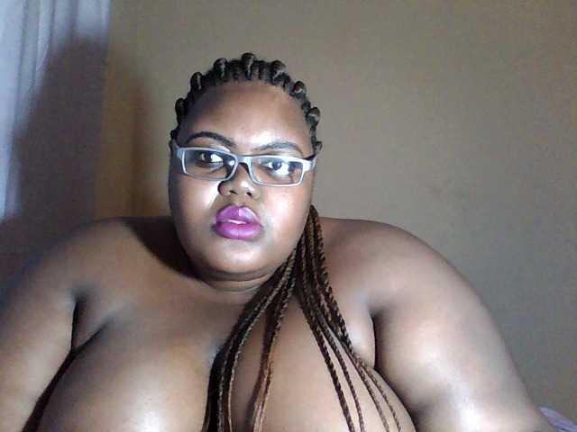 Fotogrāfijas NatashaBlack Hello. im a bbw #ebony #lovense #bigtittys, #bigass #hairy ass flash 20, boobs 15, naked 50, pussy 30. leve show 100tkns for 5 mins, the rest in private