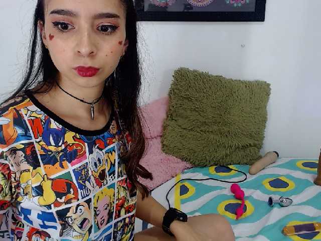 Fotogrāfijas natural_mia Hey!!! GOODMORNING ... My pussy need vibes for ride my bigtoy/pvt OPEN #lovense #lush on. #teen #young #latina #anal