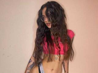 Erotiska video tērzēšana NessaBarett1