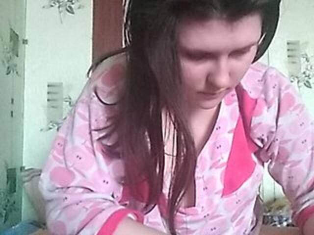 Apraides ekrānuzņēmumi NikaMonroe