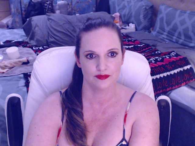 Fotogrāfijas NinaJaymes Lets have fun in private!! Roleplay, C2C, stockings for an extra tip in private, dildo. I only go to private for these things.