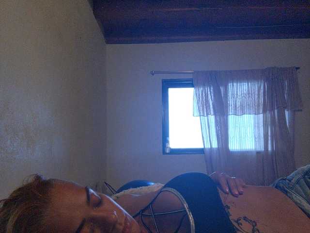 Apraides ekrānuzņēmumi ORIANATAYLOR