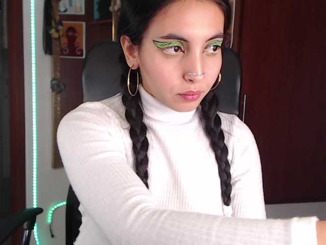 Fotogrāfijas PepperLara #makeup #sexy #colombian #latina #latingirl #bdsm #bigass #prettyface #culogrande #coño #pussy #lovense