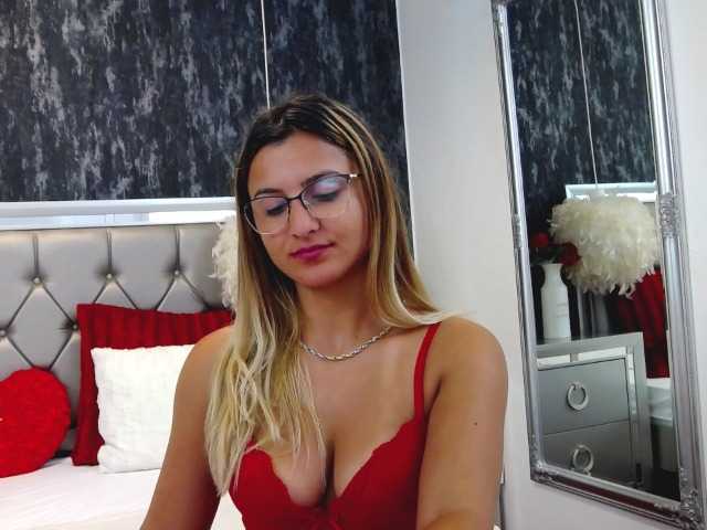 Fotogrāfijas PlayfulNicole Lets meet better and lets have some fun :) Lush is on :) Offer me pleasure with your *****s ;) follow me