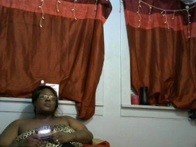 Apraides ekrānuzņēmumi PrettyBlacc