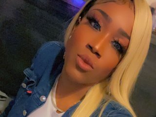 Erotiska video tērzēšana PrettyDoubleG