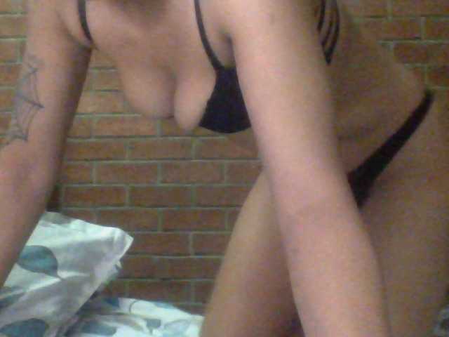 Fotogrāfijas Prettythang shower me tkn will go wild for you 2t0 10 tkns moan for 2 sec 10 2 20 2tkns for 5sec 25 to 35tkns for 10 sec twerk 20 tkns pussy fingering 30 tkns gagging 40 tokens